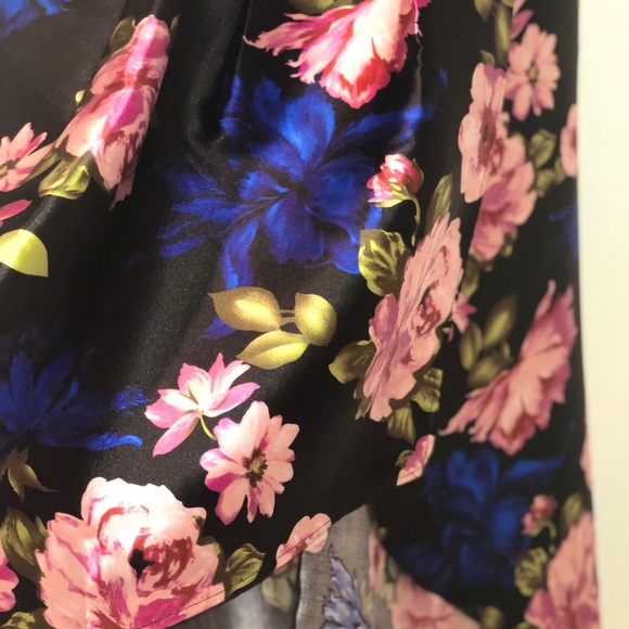 Fun and Functional Black Floral Gown Size 6/8 - Picture 2 of 6